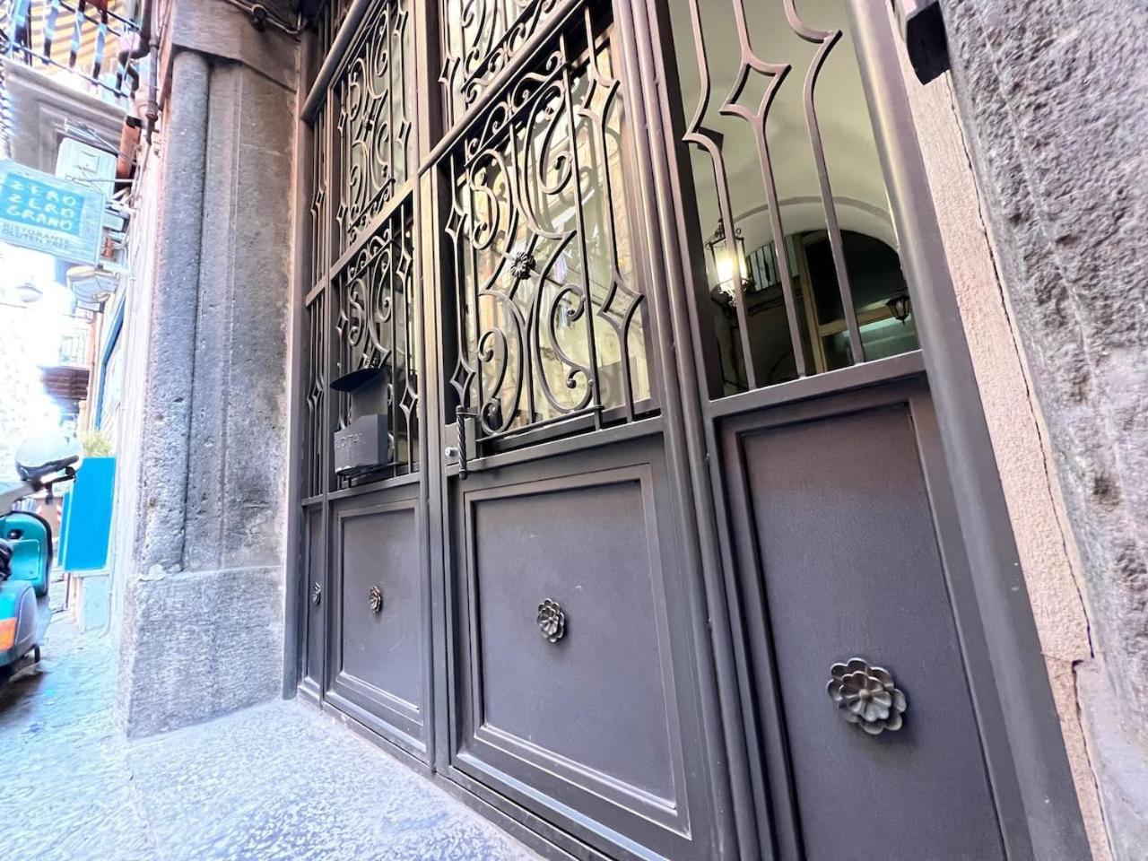 Traversa Toledo, Intero Appartamento Al Plebiscito 那不勒斯 外观 照片